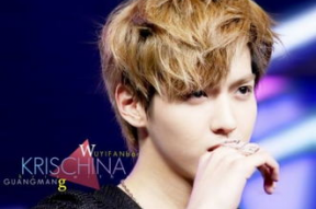 吴亦凡简历个人资料,音乐才子、影视新星，多栖发展闪耀娱乐圈